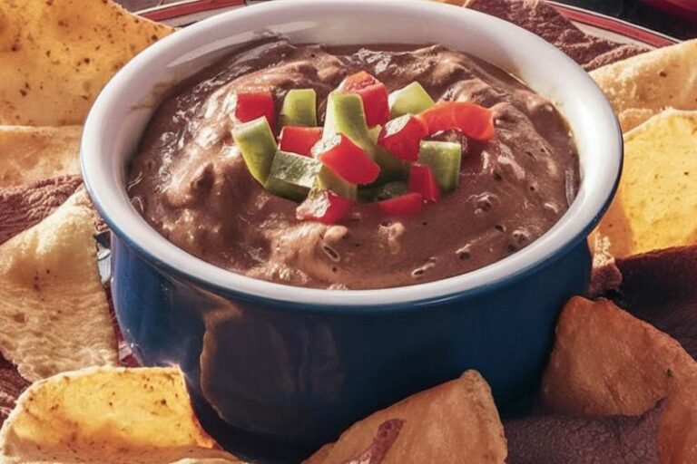 Dip de Frijoles Negros con Chile Poblano