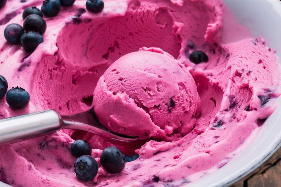 Helado Vegano de Plátano y Frutos Rojos