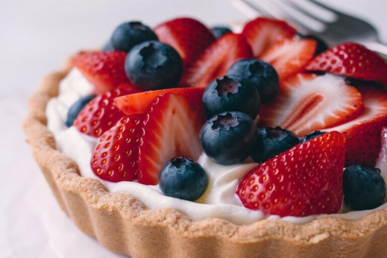 Tarta Vegana de Frutas con Crema de Coco