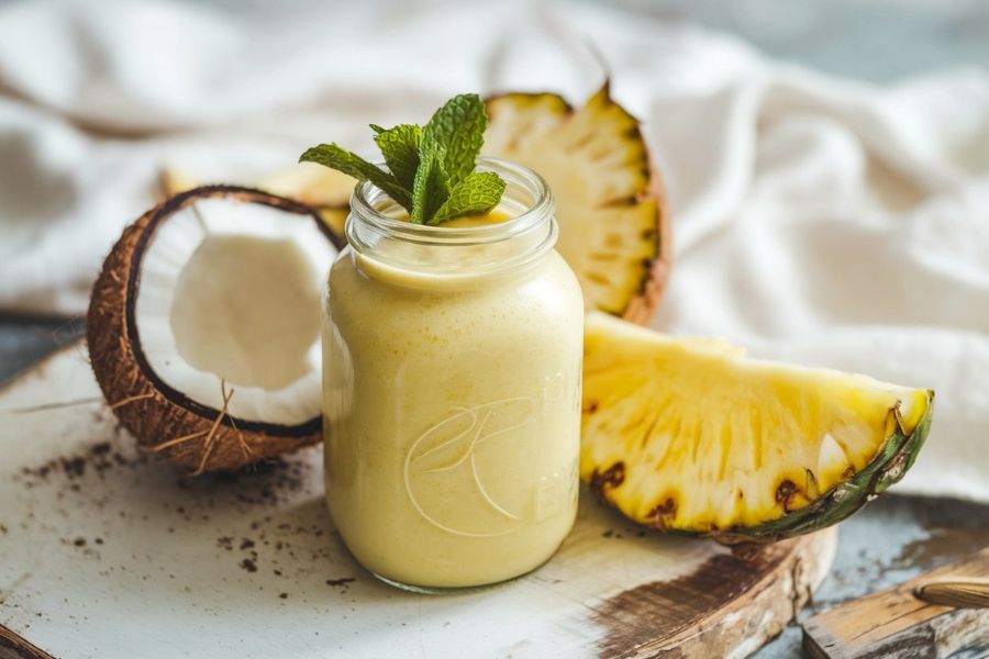 Smoothie Vegano de Piña y Coco