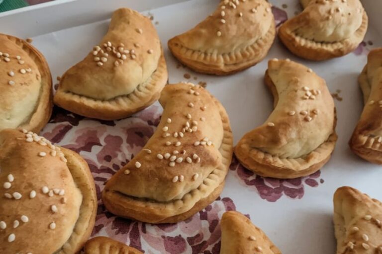 Empanadas Veganas de Papa y Chorizo de Soya