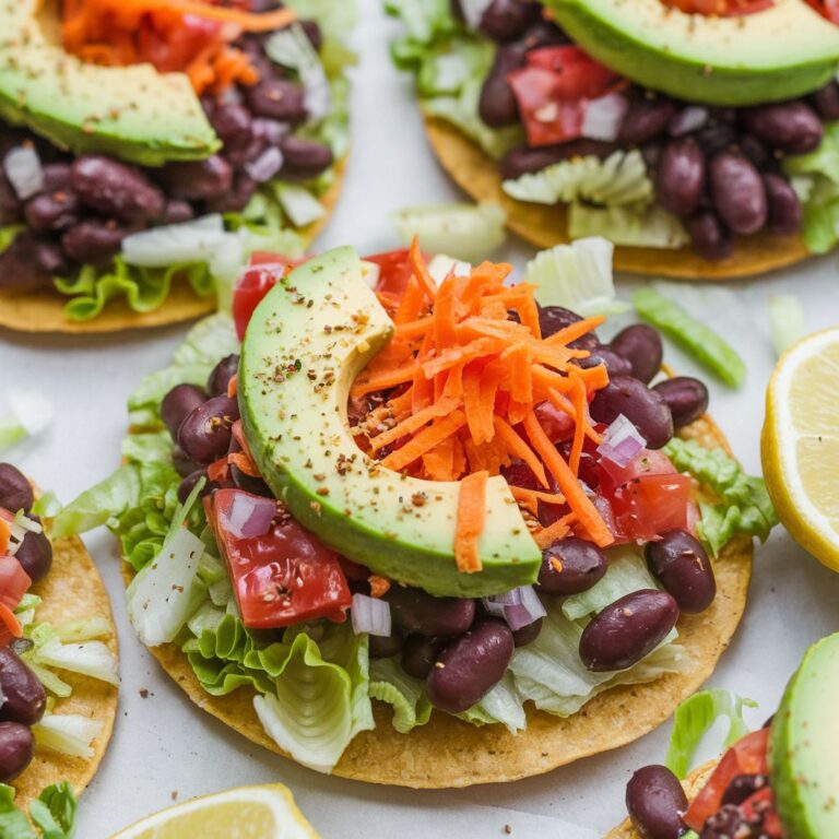 Tostadas Veganas de Frijoles y Verduras