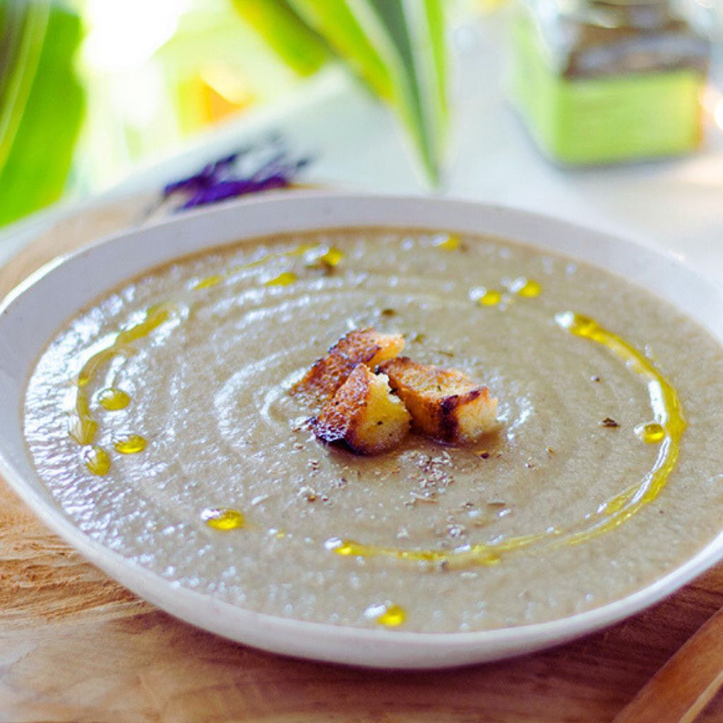 Caldo de Navidad Vegano con Hongos y Verduras