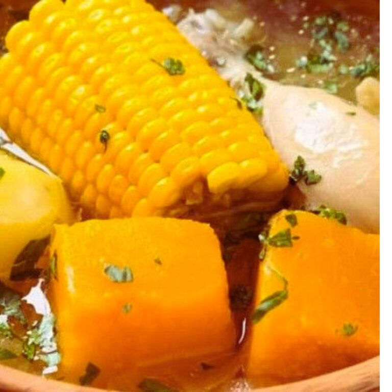 Cazuela Vegana de Chayote y Elote Navideña