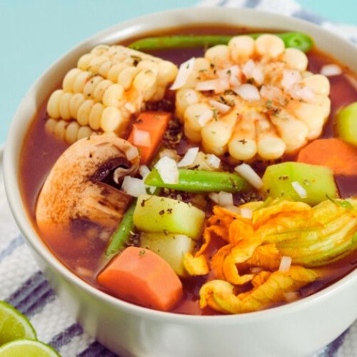 Mole de Olla Vegano con Verduras Navideñas