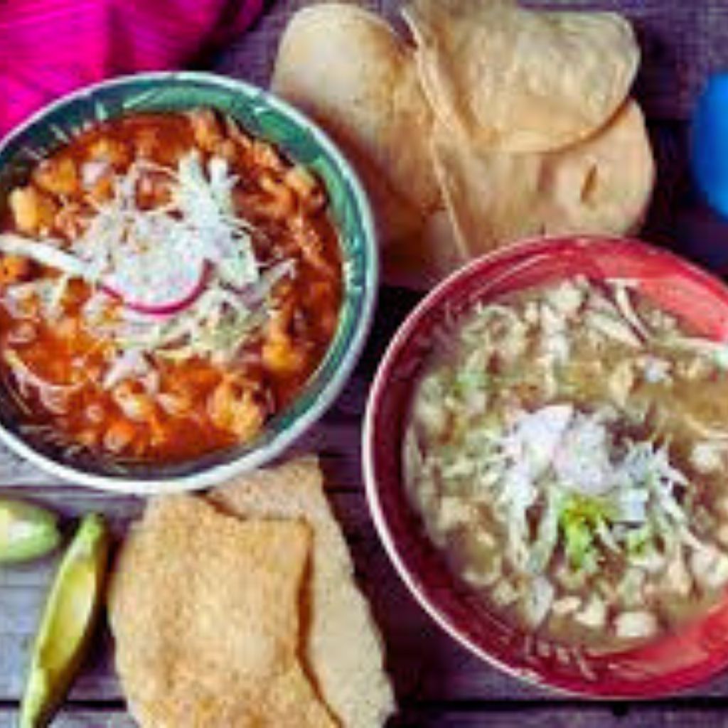 Pozole Blanco Vegano con Verduras Navideñas