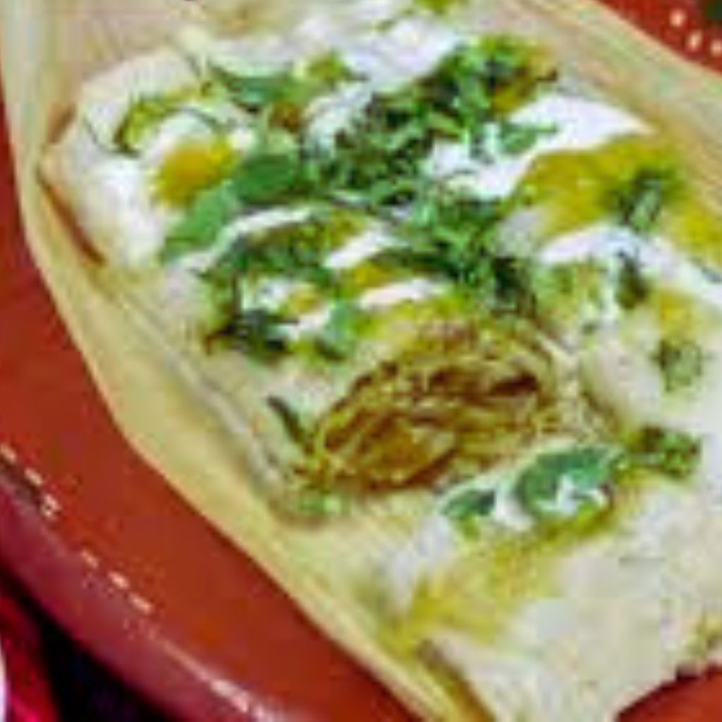 Tamales Verdes Veganos con Salsa de Tomatillo Navideña